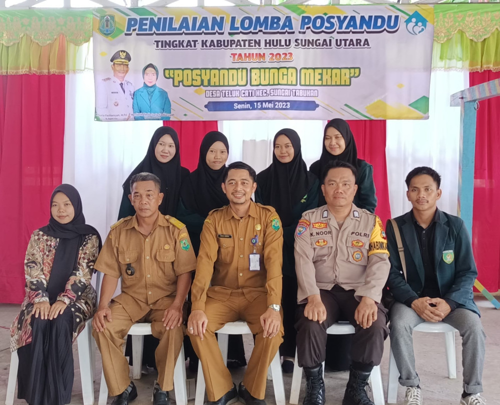 Foto Bersama Kader Posyandu